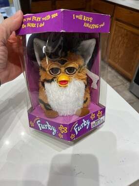 Vintage 1998 Tiger Electronics Furby Model 70-800 Tiger Brown Eyes - New in Box